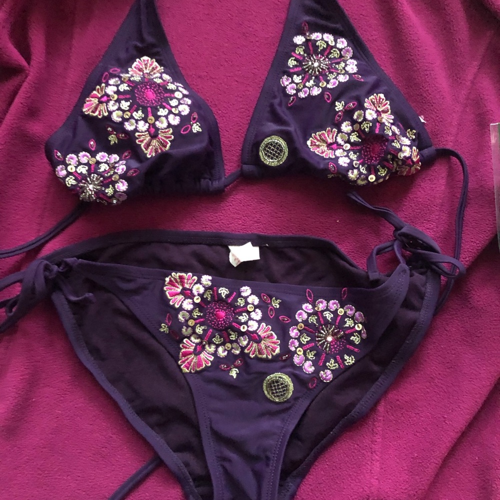 Women’s bathing suit